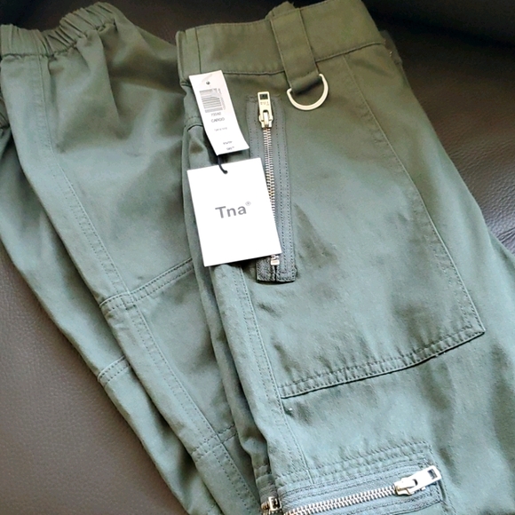 Aritzia TNA Cargo Jogger Sargesse Color - Picture 3 of 11